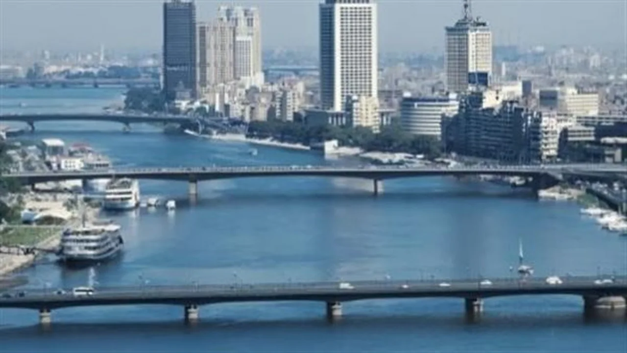 طقس خانق.. نصائح للتكيف مع الحرارة المرتفعة والرطوبة اليوم